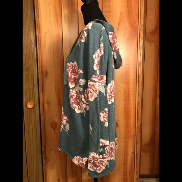 COPY - Xhilaration Floral Hoodie Size Medium - Picture 5 of 9
